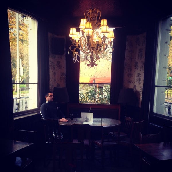 11/18/2014 tarihinde András N.ziyaretçi tarafından The Hope Pub'de çekilen fotoğraf