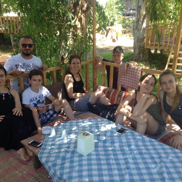 Foto diambil di Derin Bahçe Restaurant oleh Hasan Ş. pada 7/6/2016