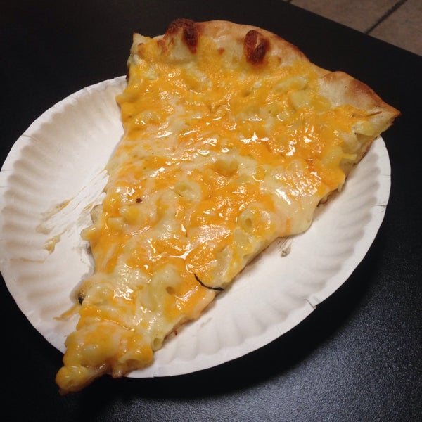 Mac n Cheese Pizza, sounds an artery clogger but taste so good.