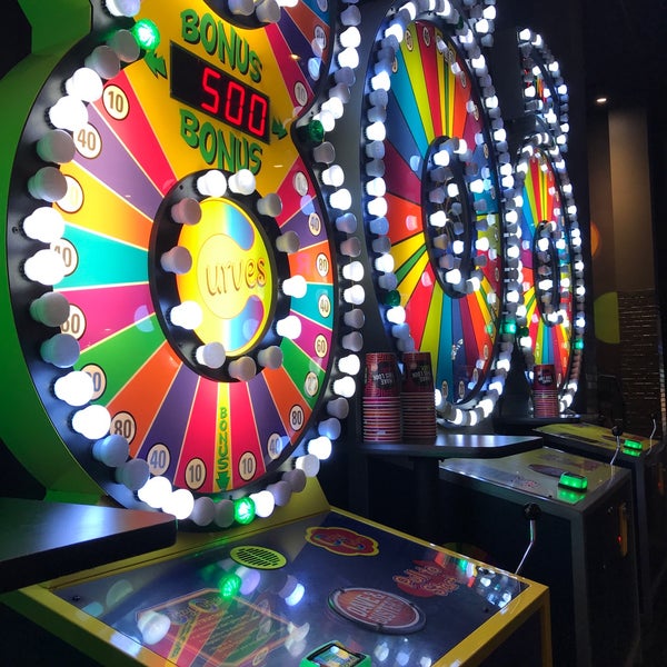 Photo taken at Dave &amp; Buster&#39;s by B P. on 6/10/2017