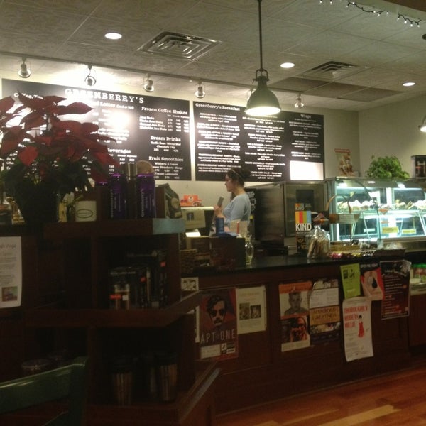 Das Foto wurde bei Greenberry&#39;s Coffee Co. von Linda H. am 1/13/2013 aufgenommen