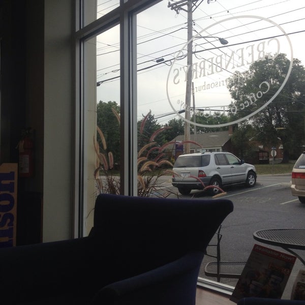 9/18/2013 tarihinde Linda H.ziyaretçi tarafından Greenberry&#39;s Coffee Co.'de çekilen fotoğraf