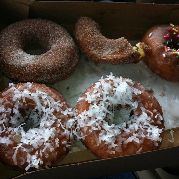 5/28/2013 tarihinde Michelle W.ziyaretçi tarafından Duck Donuts'de çekilen fotoğraf