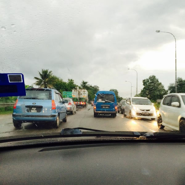 Photos At Traffic Light Tmn Industry Saujana