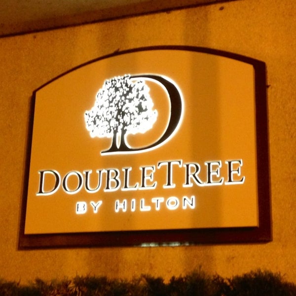 Foto diambil di Doubletree by Hilton Hotel Orlando Downtown oleh Eric L. pada 5/16/2013
