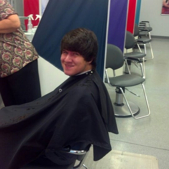 Great Clips Hair Salon in Avon