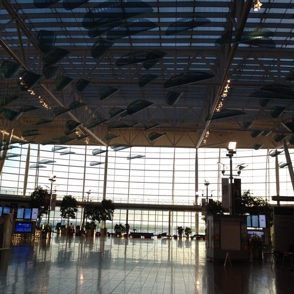 4/14/2013에 Phuong T.님이 인디애나폴리스 국제공항 (IND)에서 찍은 사진