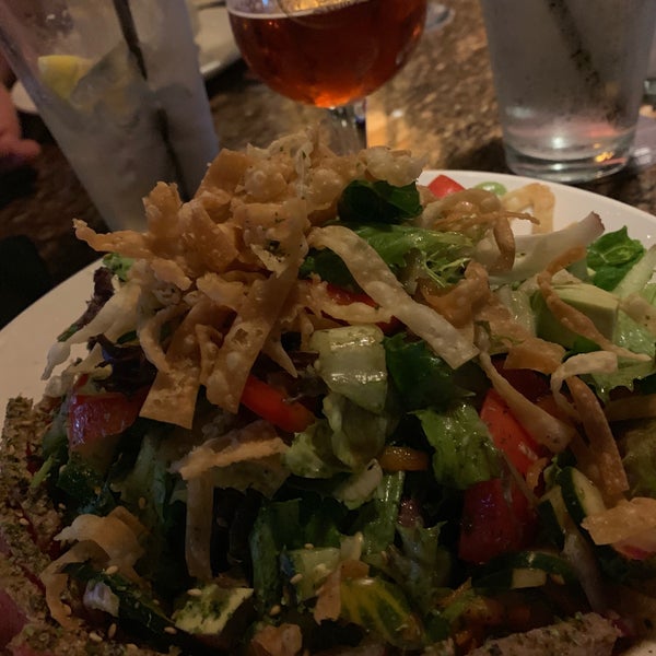 Photo taken at BJ&#39;s Restaurant &amp; Brewhouse by Bradley S. on 12/8/2018