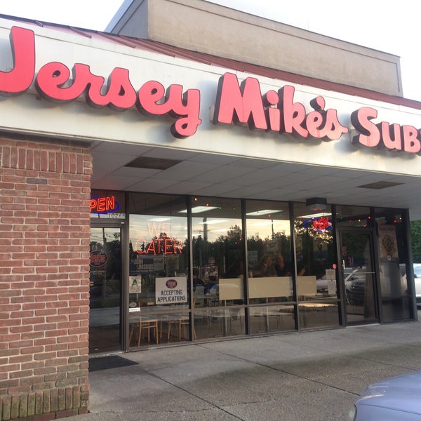 jersey mike's shelbyville road