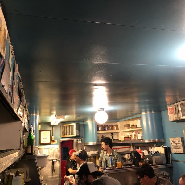5/14/2018 tarihinde Aaron W.ziyaretçi tarafından Welcome Diner'de çekilen fotoğraf