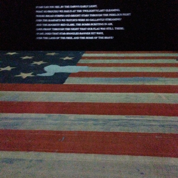 รูปภาพถ่ายที่ Star-Spangled Banner โดย Igor K. เมื่อ 4/27/2013