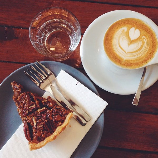 Foto diambil di Everyday Coffee oleh Jeremy Kuan pada 8/15/2014