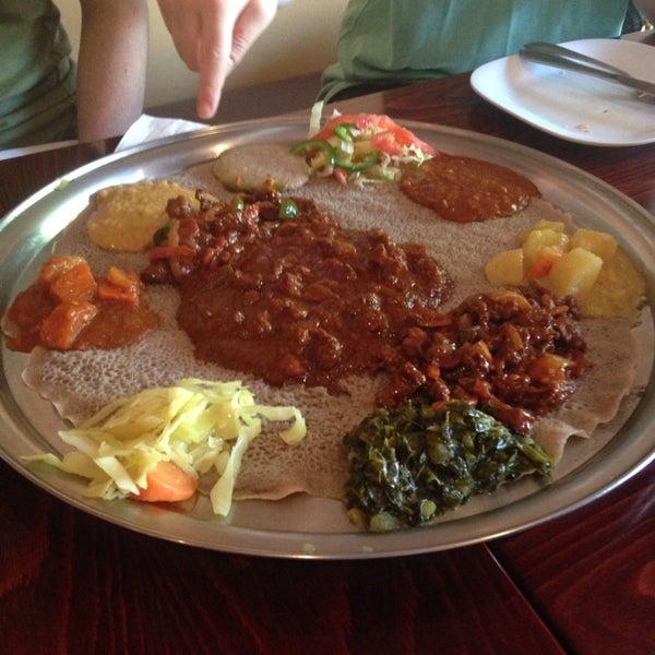 Снимок сделан в Etete Ethiopian Cuisine пользователем Nick 🍾 F. 5/11/2014