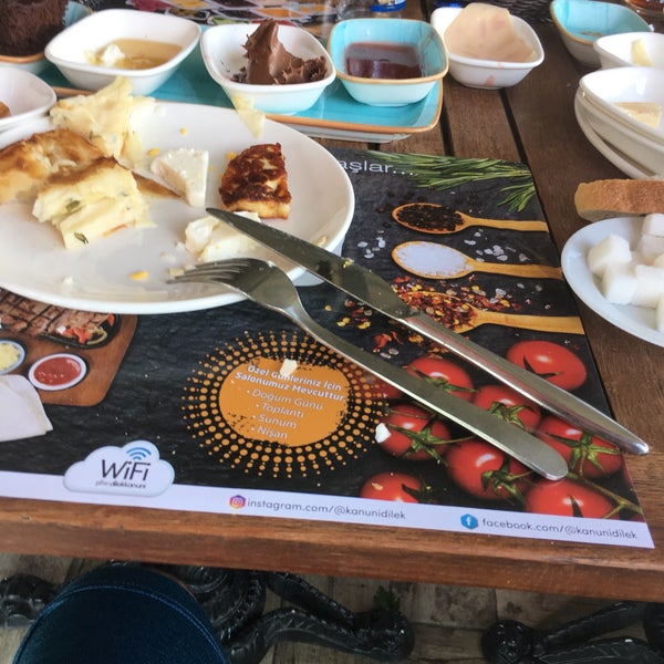 Foto diambil di Dilek Pasta Cafe &amp; Restaurant Halkalı Kanuni oleh Cuma Tatlı pada 8/3/2018