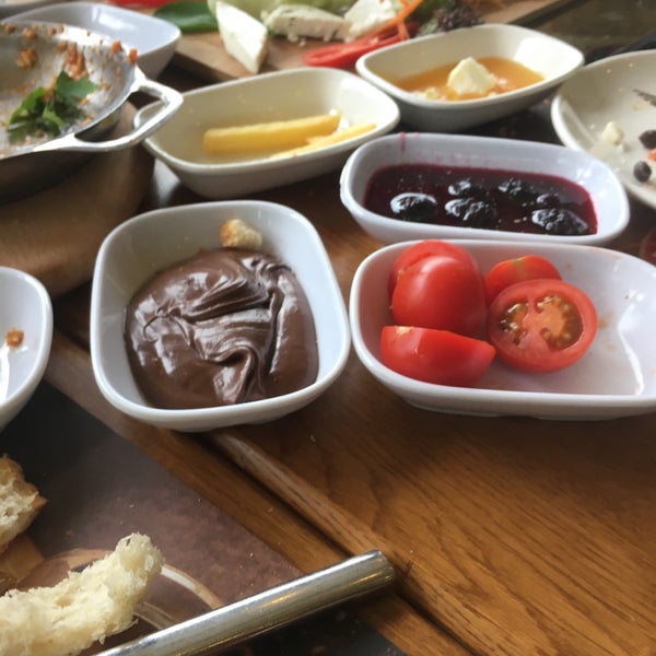 Foto diambil di Dilek Pasta Cafe &amp; Restaurant Halkalı Kanuni oleh Cuma Tatlı pada 12/9/2018