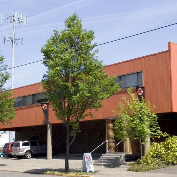 4/14/2015にBullseye Glass Resource Center PortlandがBullseye Glass Resource Center Portlandで撮った写真