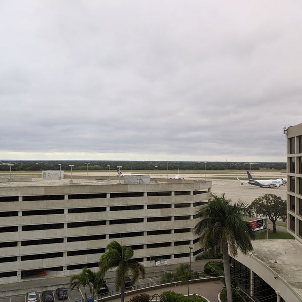Photo taken at Tampa Airport Marriott by Howard B. on 11/15/2018