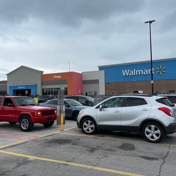 Foto di Walmart Supercenter Lawrence, KS