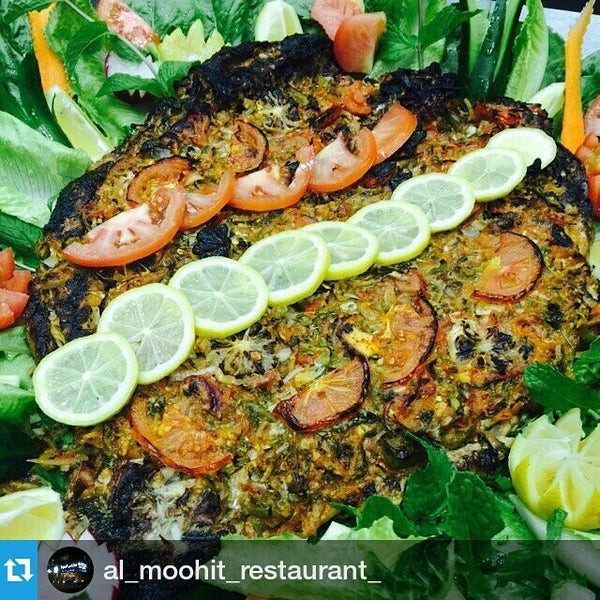 รูปภาพถ่ายที่ Al Moohit Restaurant โดย haitham a. เมื่อ 4/14/2015