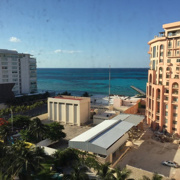 รูปภาพถ่ายที่ Aloft Cancún โดย A Shimizu เมื่อ 5/2/2015