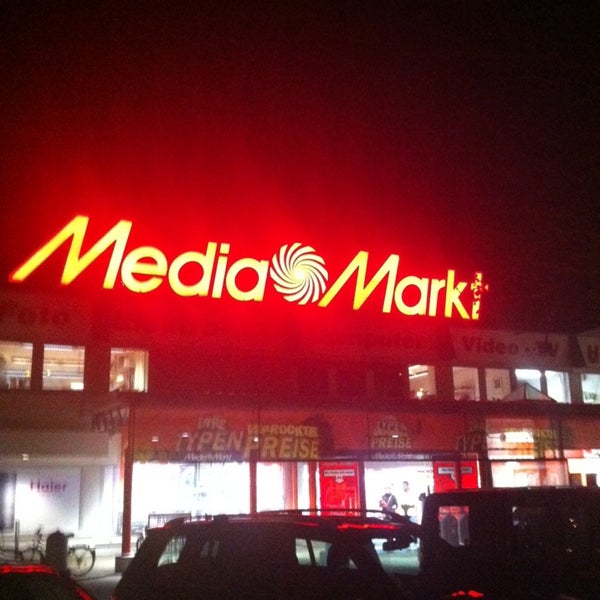 Photo taken at MediaMarkt by DerFlo on 11/11/2013