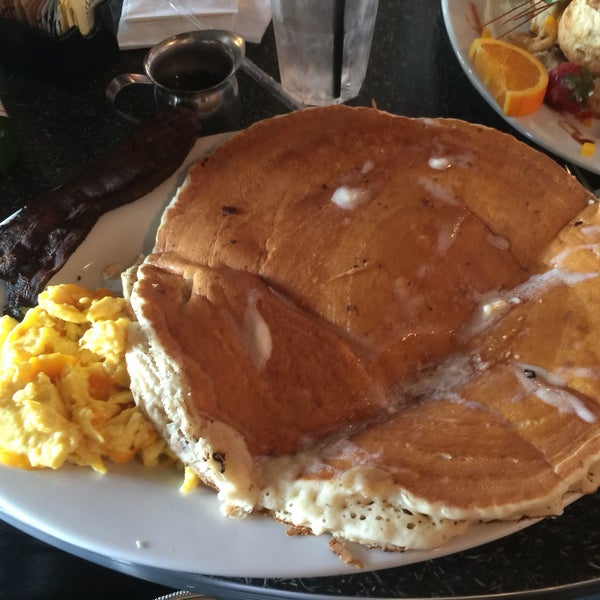 Photo taken at Hash House A Go Go - Plano by Don M. on 5/26/2016