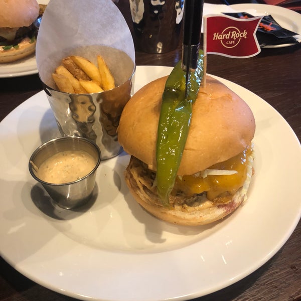 So, it was good speend time in Hard Rock cafe also wonderful and tasty burger and snacks BUT It was too late when I asked for the bill!