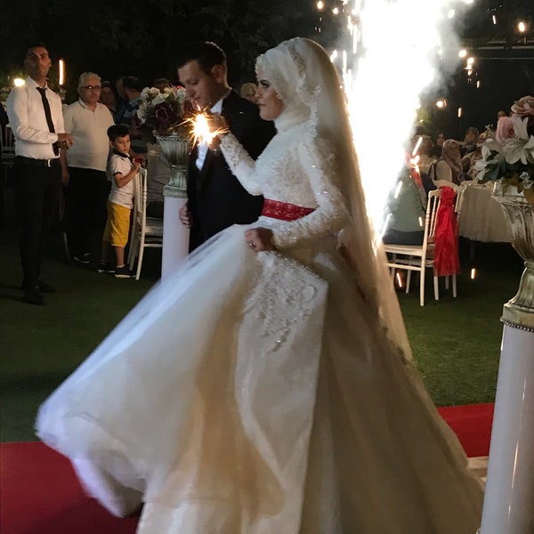 Foto tomada en Deda Düğün Salonları  por Serdar E. el 7/25/2019