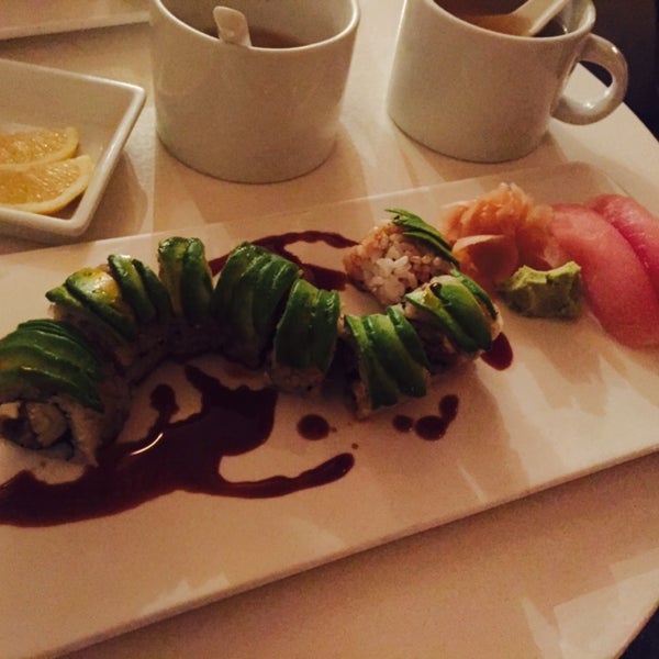 Das Foto wurde bei Friends Sushi von Caroline C. am 9/14/2015 aufgenommen