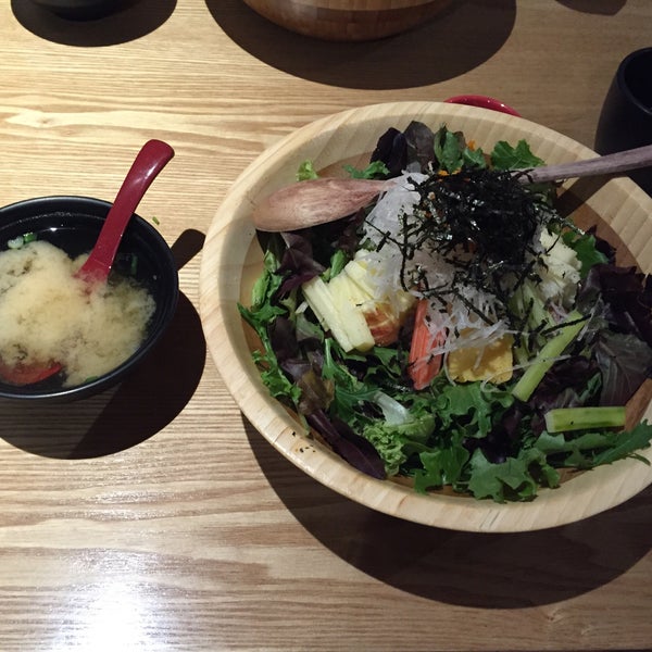 Photo taken at Sakanaya Restaurant by Caroline C. on 7/7/2015
