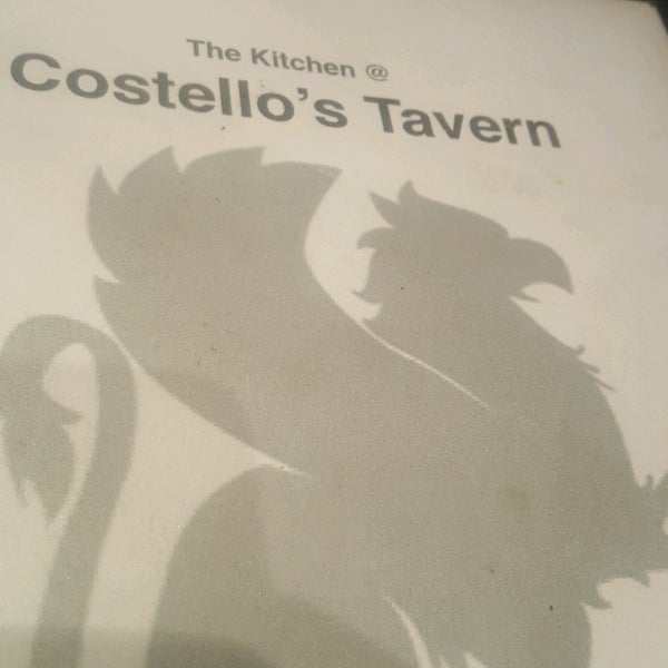 Foto tirada no(a) Costello&#39;s Tavern por Erica T. em 4/21/2017