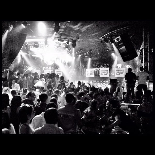 9/23/2012 tarihinde Ramon L.ziyaretçi tarafından ORO Nightclub'de çekilen fotoğraf