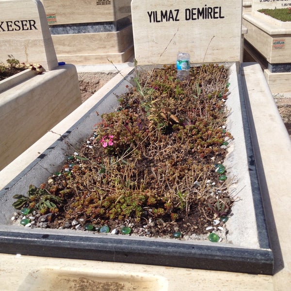 photos at karsiyaka mezarligi 6 kapi cemetery in ankara