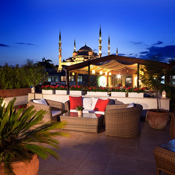 Photo taken at Sari Konak Hotel, Istanbul by Sari Konak Hotel, Istanbul on 4/16/2015