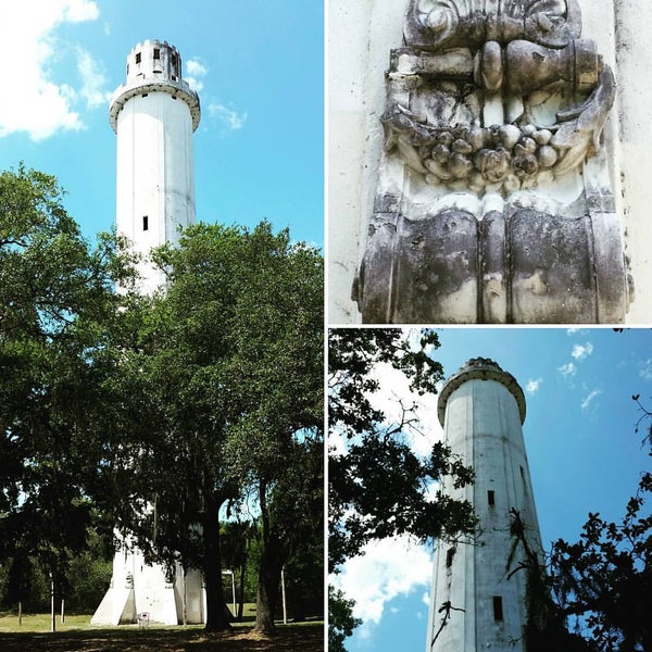 Sulphur Springs Water Tower Monument in Tampa
