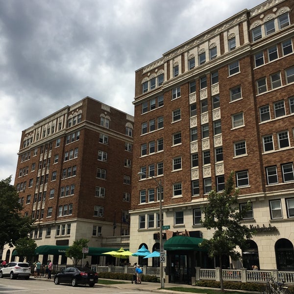 The Knickerbocker on the Lake Yankee Hill Milwaukee, WI