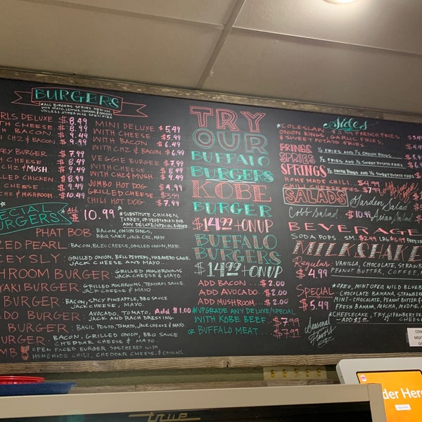 Photo taken at Pearl&#39;s Deluxe Burgers by EJ M. on 1/9/2020