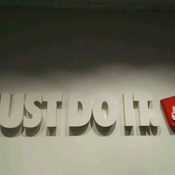 Nike outlet cheap aerodrom