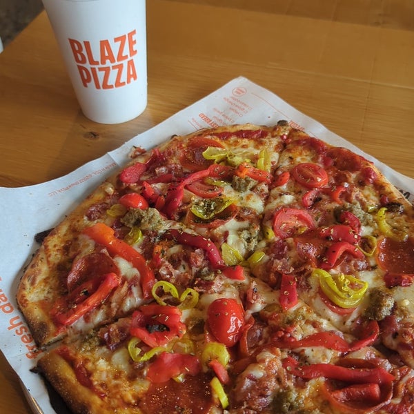 4/29/2023にAlex L.がBlaze Pizzaで撮った写真