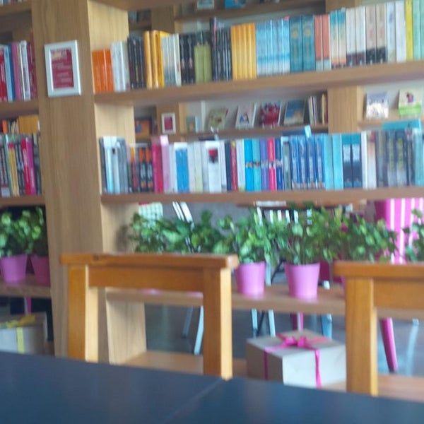 8/10/2013에 PK G.님이 BookMunch Cafe에서 찍은 사진
