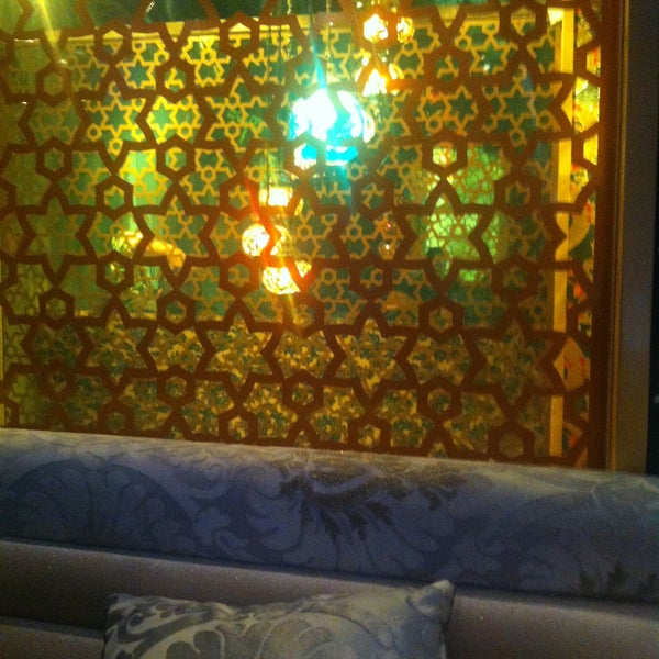 4/15/2013에 Atakan A.님이 Al Fakheer Shisha Lounge에서 찍은 사진