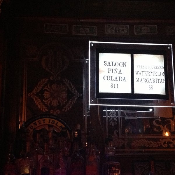 รูปภาพถ่ายที่ Branded Saloon โดย Ben S. เมื่อ 6/1/2013