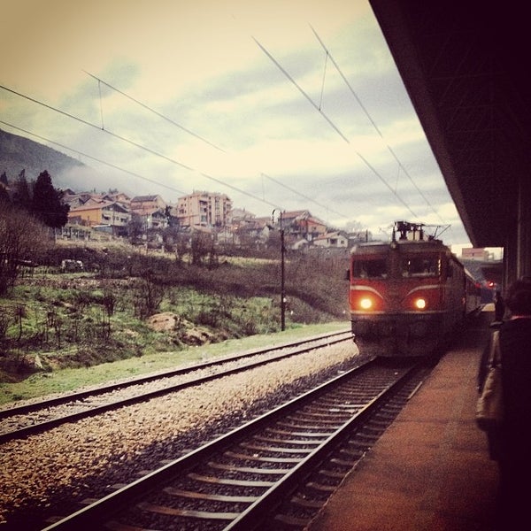 Get of my train. Get of my train