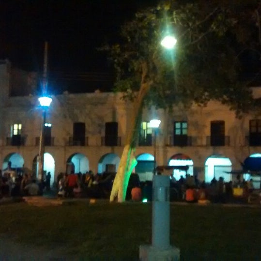 Photo taken at Mercado 5 De Septiembre Juchitán by Daniel P. on 2/12/2014