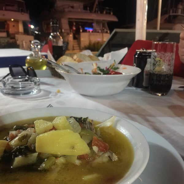 Foto scattata a Ömür Liman Restaurant da Çigdem il 3/28/2016