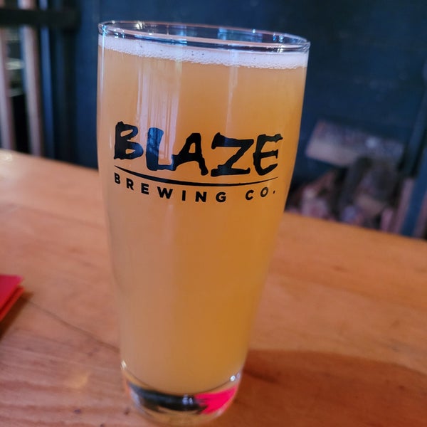 Photo taken at Blaze Craft Beer and Wood Fired Flavors by Gary G. on 5/17/2024