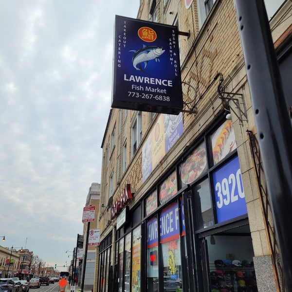 Lawrence Fish Market Seafood Restaurant in Albany Park
