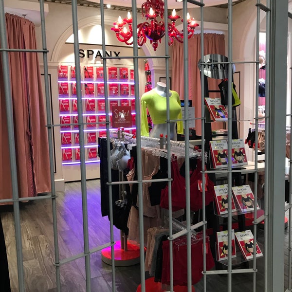 Spanx - Women's Store in West Los Angeles