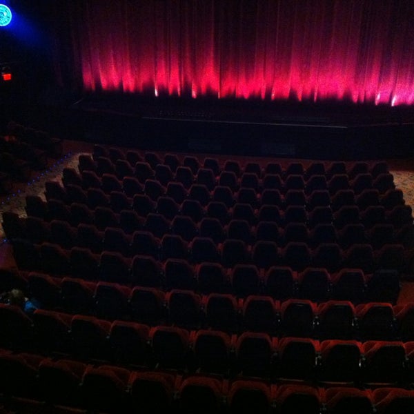 Foto tomada en The State Theatre  por Joe E. el 3/30/2013