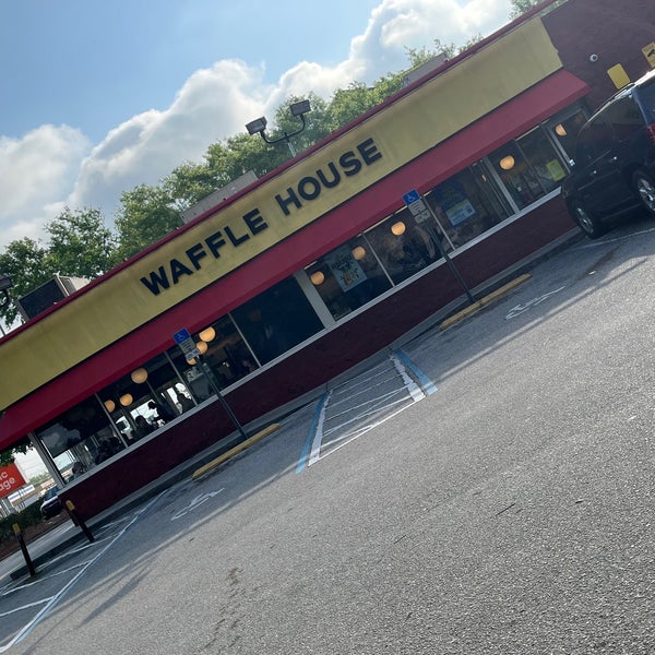 Waffle House Breakfast Spot in Orlando